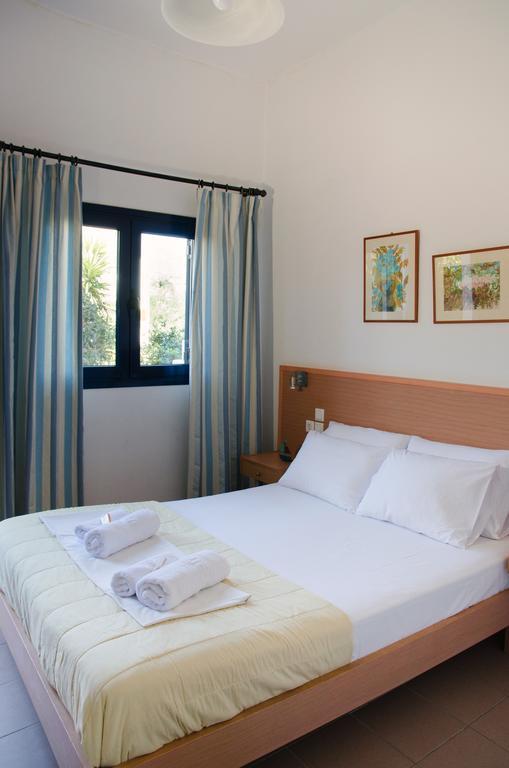 Yialos Studios-Apartments Makry Gialos  Exterior photo
